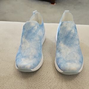 Isaac Mizrahi Blue and White Women's Sneakers